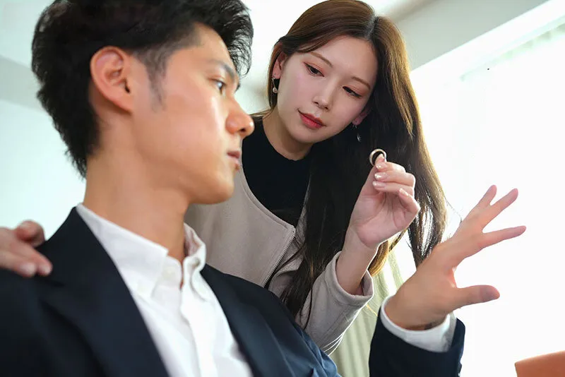 Vợ yêu đi đi chơi, ông chồng ở nhà bị nhỏ em cô vợ gạ nện không trượt phát nào